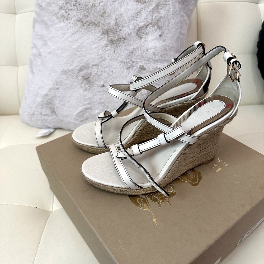Burberry White Wedge Sandals 7.5 US, 38 EU
